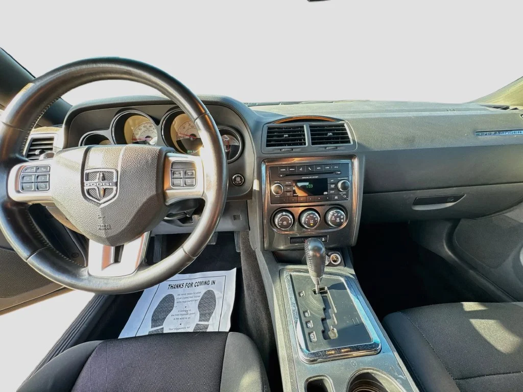 Used 2014 Silver Dodge SXT image 22