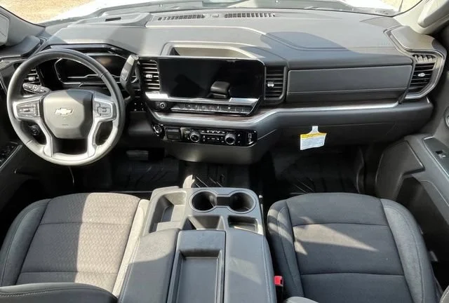 Used 2025 Summit White Chevrolet LT image 15