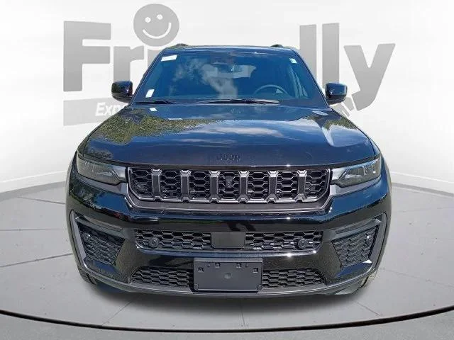 New 2026 Diamond Black Crystal Pearl-Coat Exterior Paint Jeep 85th Anniversary Edition image 2