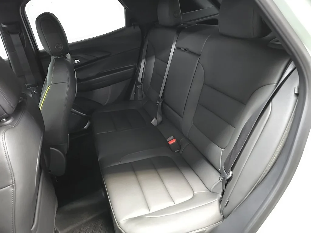 Used 2025 Green Chevrolet ACTIV image 31