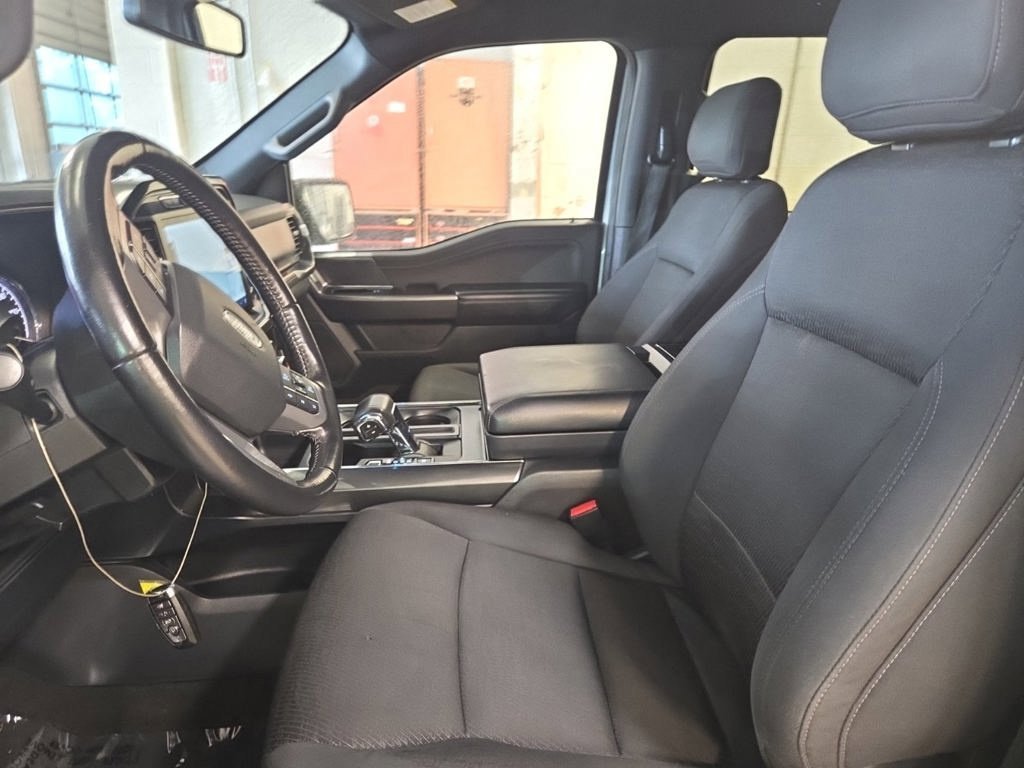 Used 2021 White Ford XLT image 6