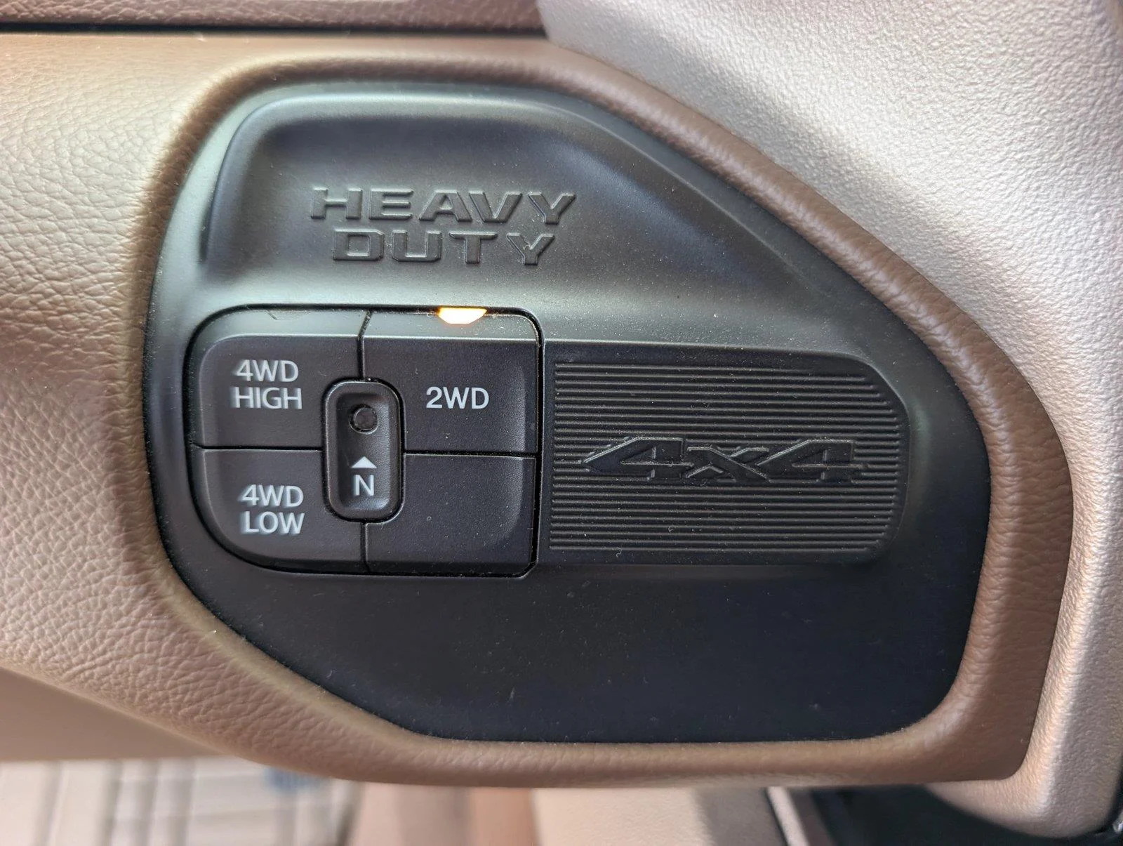 Used 2020 Patriot Blue Pearlcoat Ram Laramie image 25