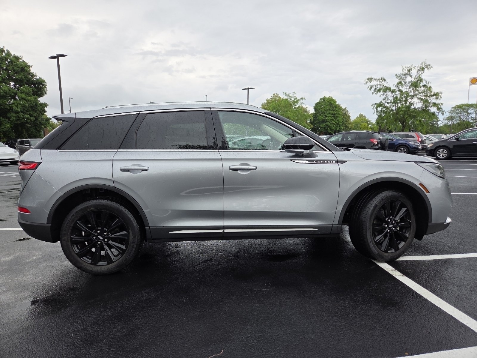 Used 2022 Radiance Metallic Lincoln Reserve image 23