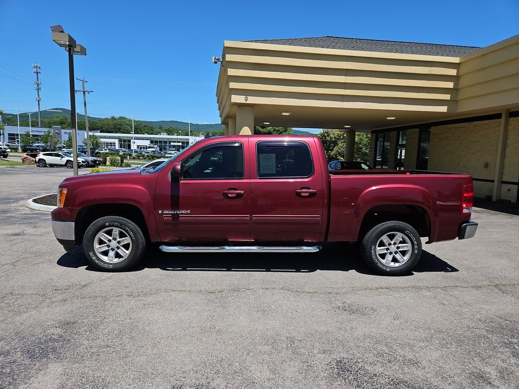 Used 2008 Red GMC SLT image 2