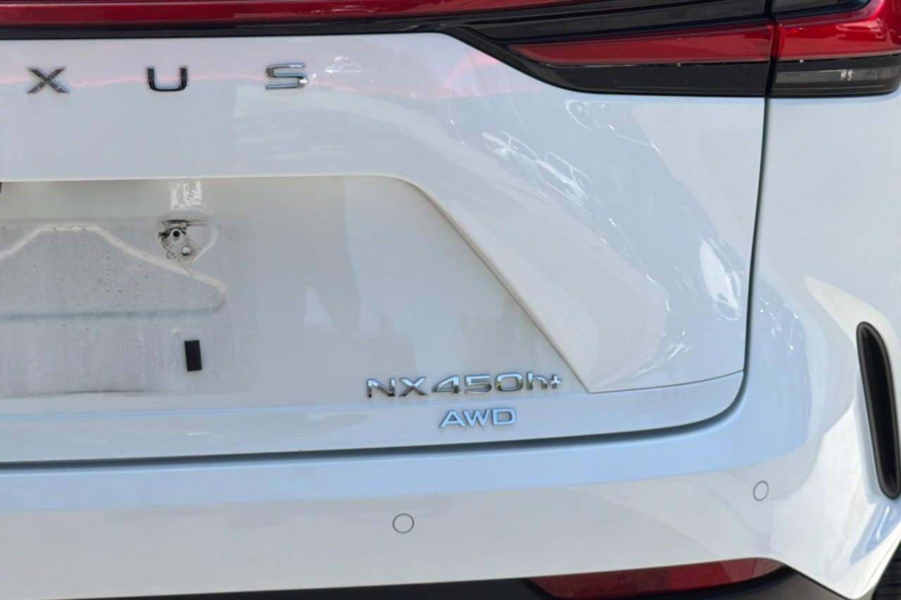 Used 2024 Ultra White Lexus NX 450h+ F SPORT Handling image 26