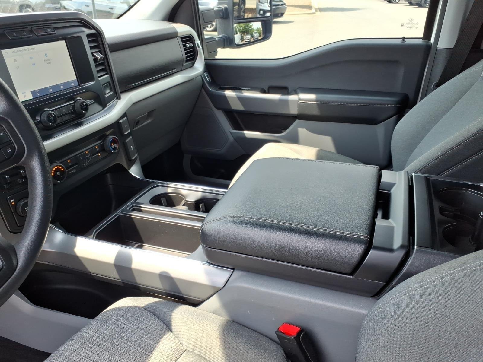 Used 2022 Oxford White Ford XLT image 20
