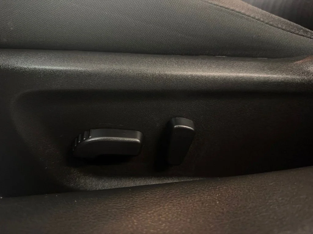 Used 2025 Gun Metallic Nissan 2.5 SV image 14