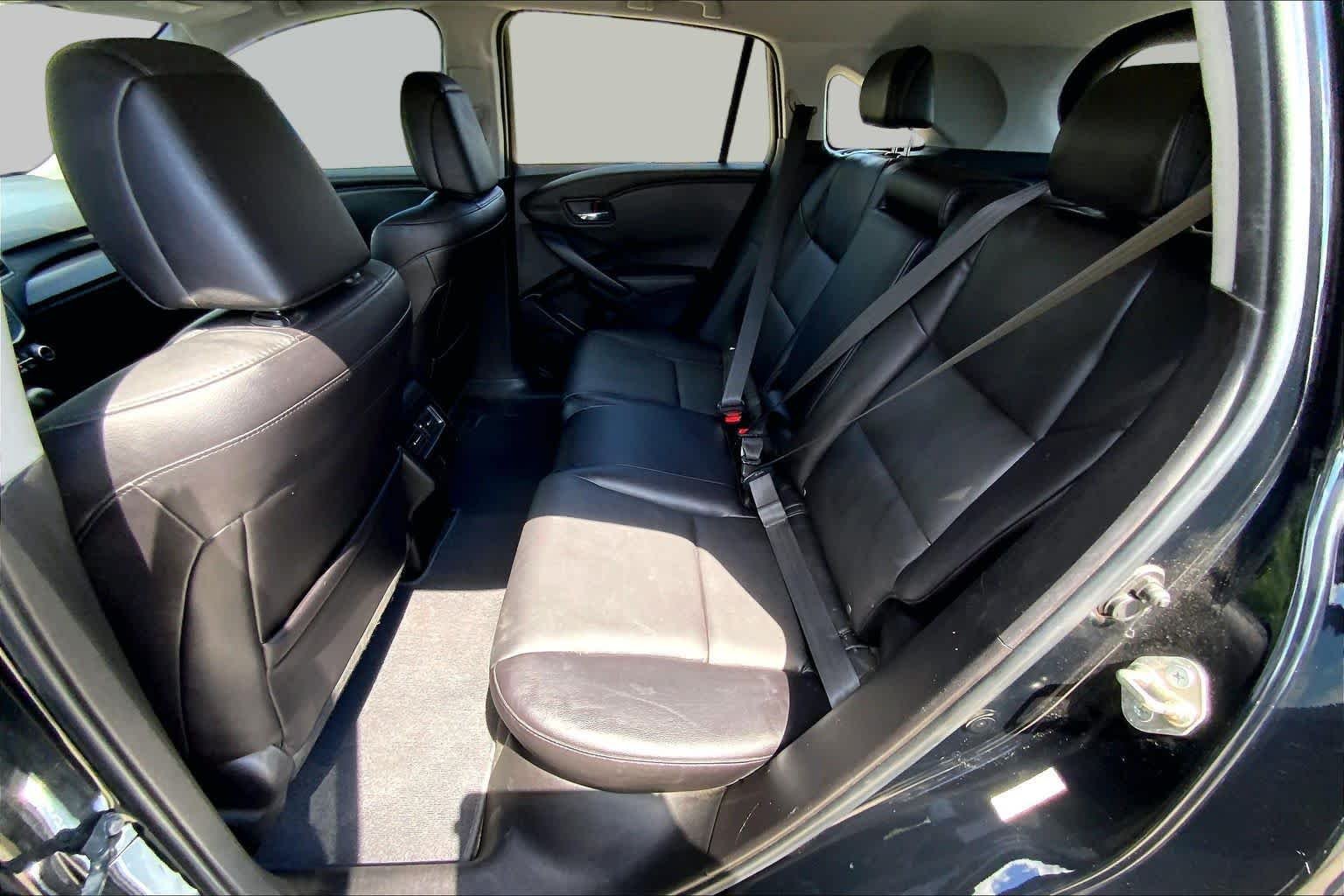 Used 2018 Crystal Black Pearl Acura  image 20