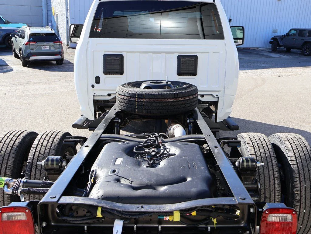 New 2026 Bright White Clearcoat RAM Tradesman image 11