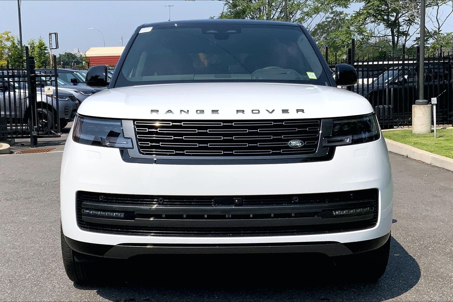 New 2026 Fuji White Land Rover SE 7 Seats image 3