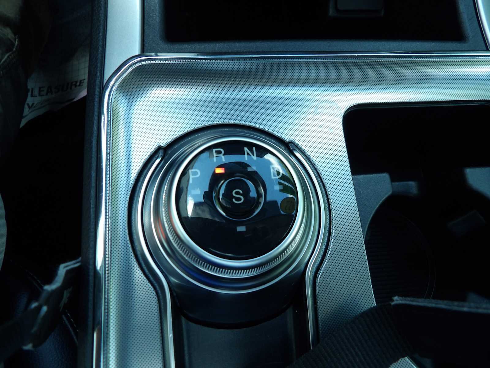 Used 2022 Agate Black Metallic Ford SEL image 22