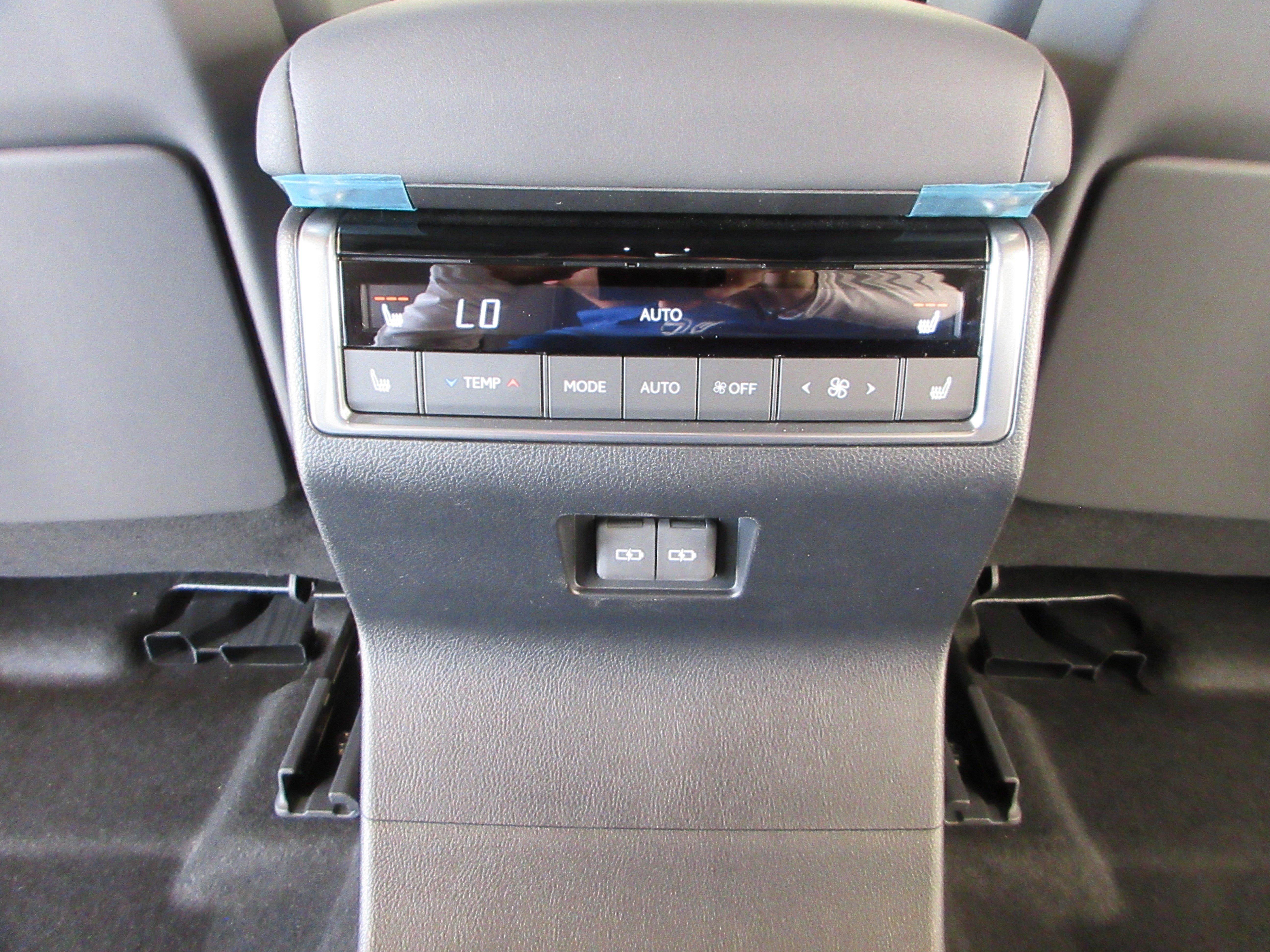 2026 Lexus GX Luxury - Photo 25