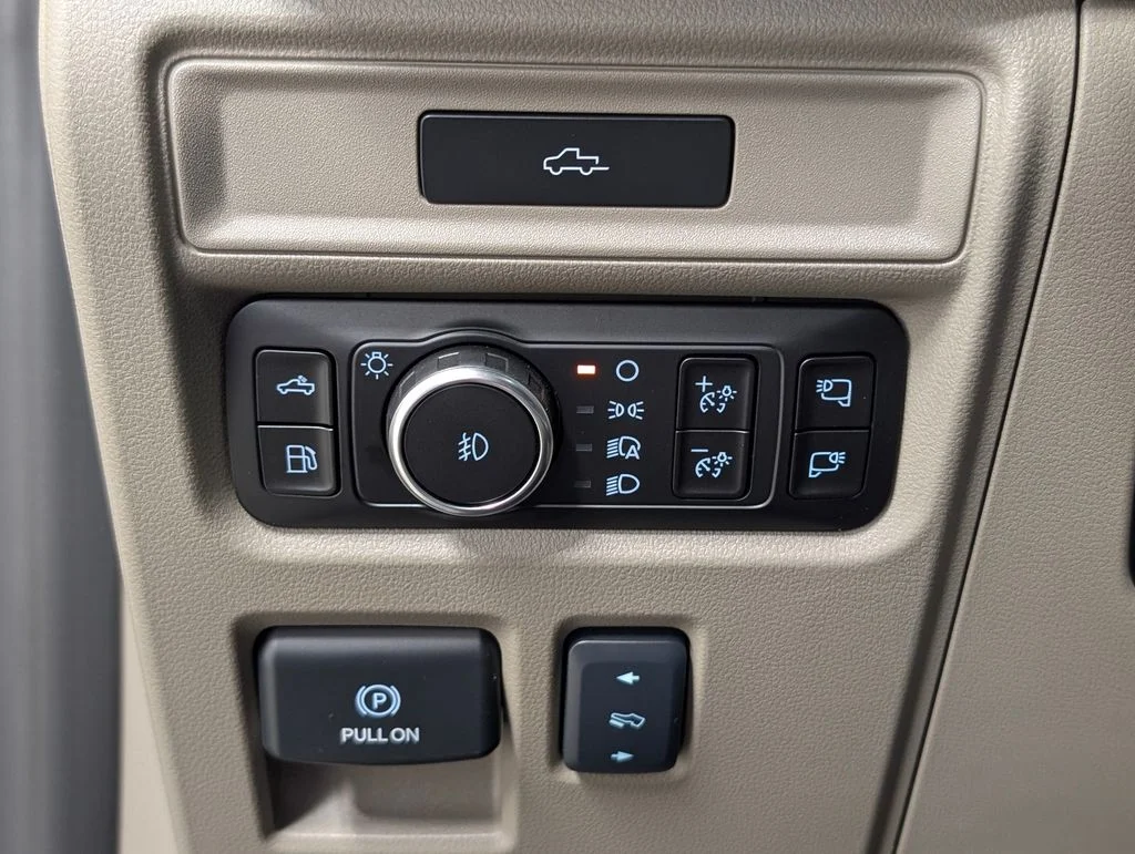 New 2026 Marsh Gray Ford Platinum® image 15