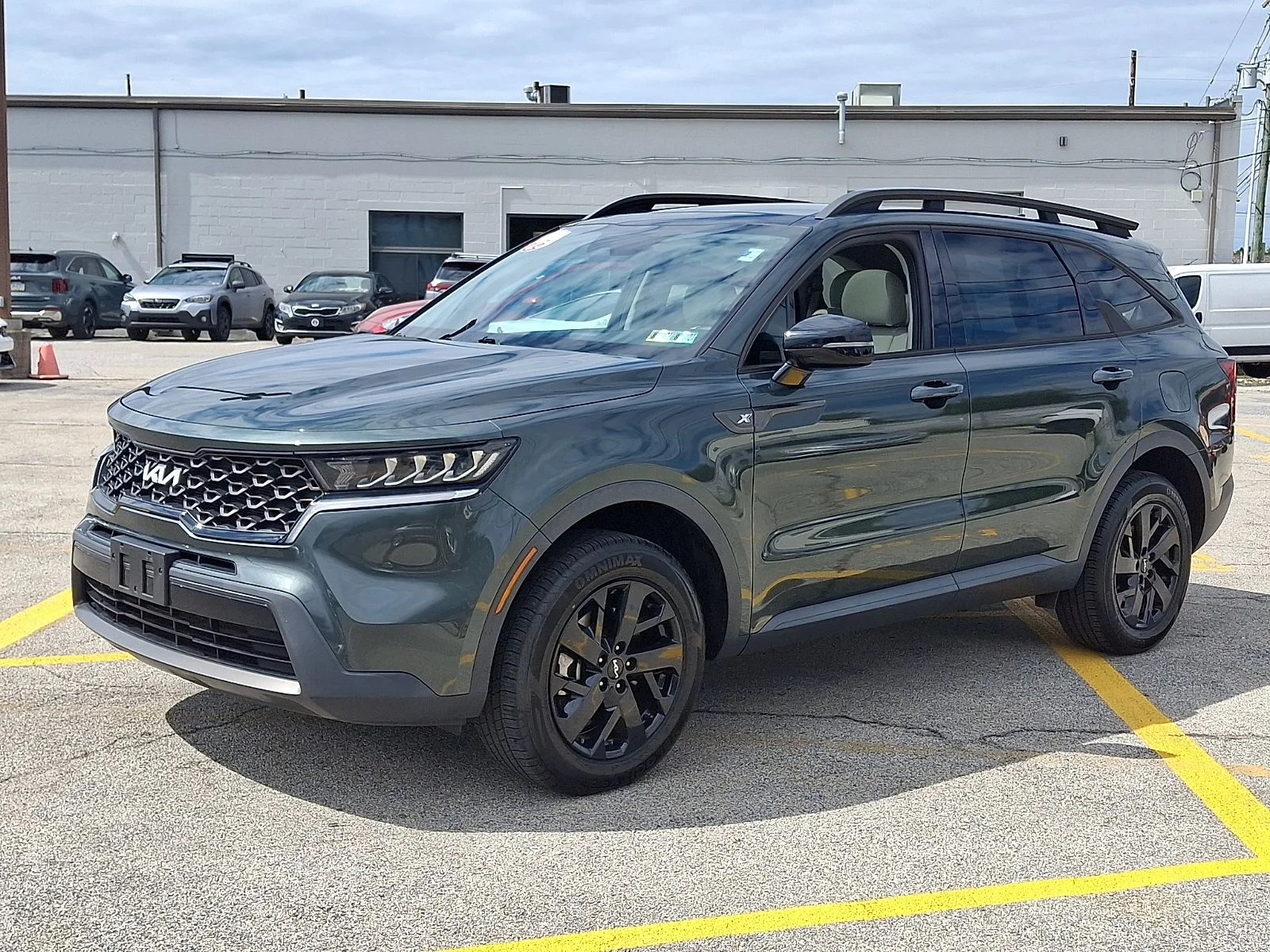 Used 2023 Green Kia X-Line S image 6