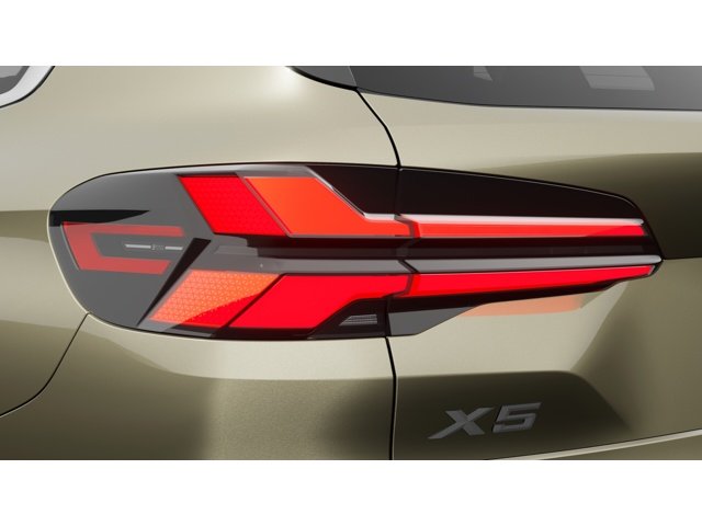 New 2026 Manhattan Green Metallic BMW  image 8
