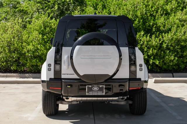 New 2026 Fuji White Land Rover X-Dynamic SE image 15