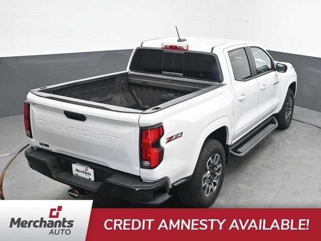 Used 2025 White Chevrolet Z71 image 28