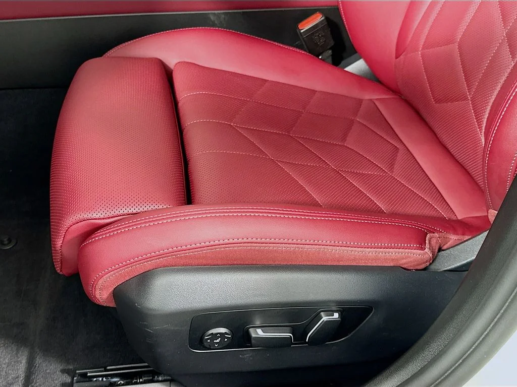 2025 BMW 5 Series 530i - Photo 20