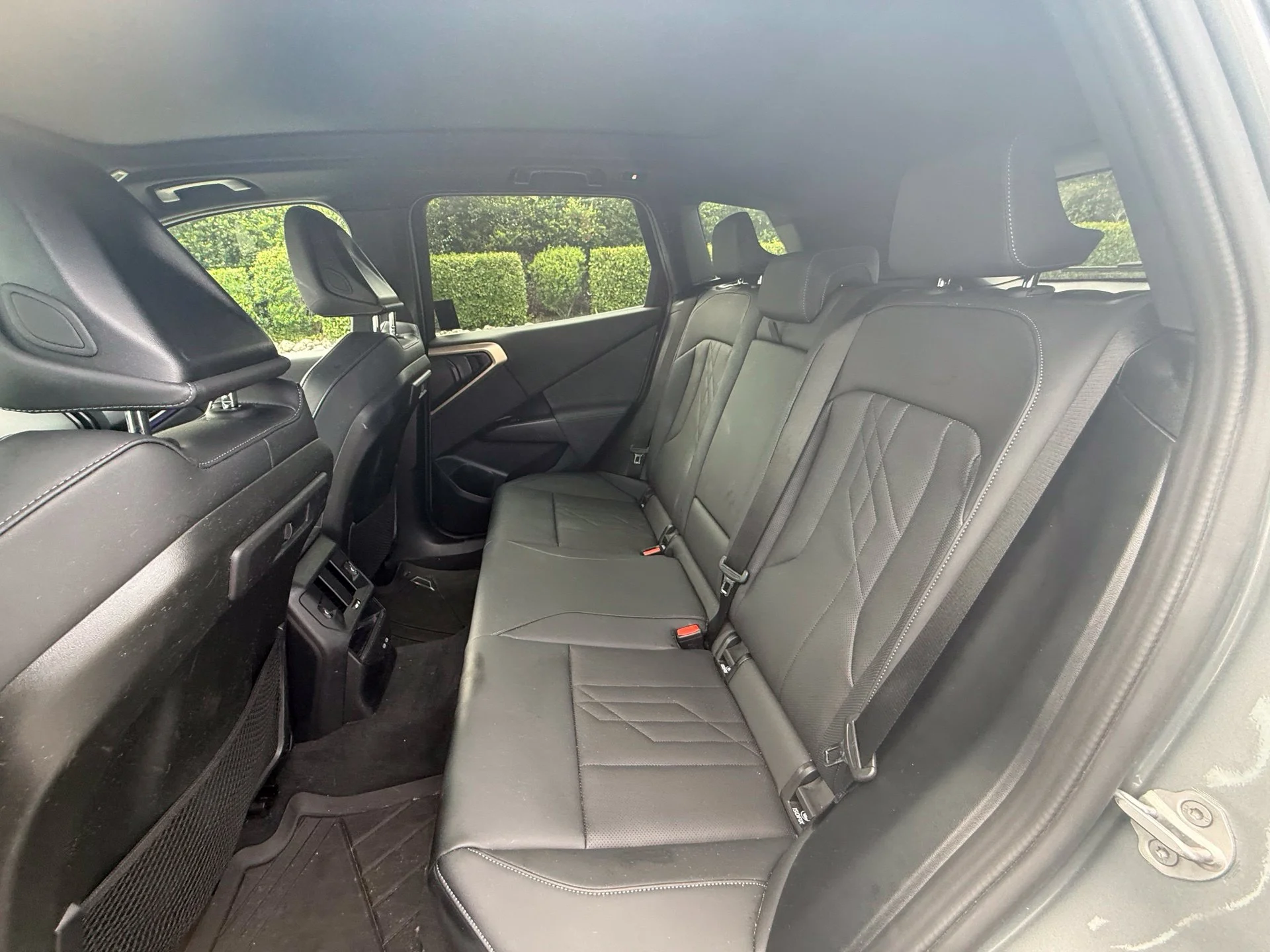 Used 2025 Gray Metallic BMW 30 xDrive image 10