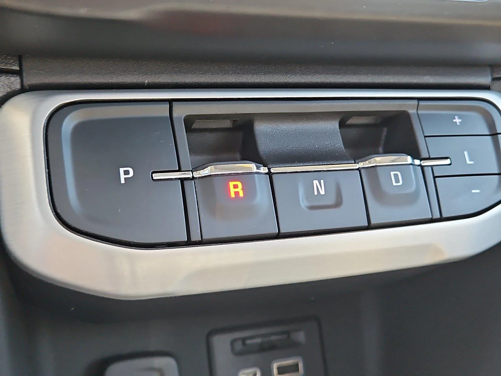 Used 2023 ULTRA BLUE METALLIC GMC SLT image 33