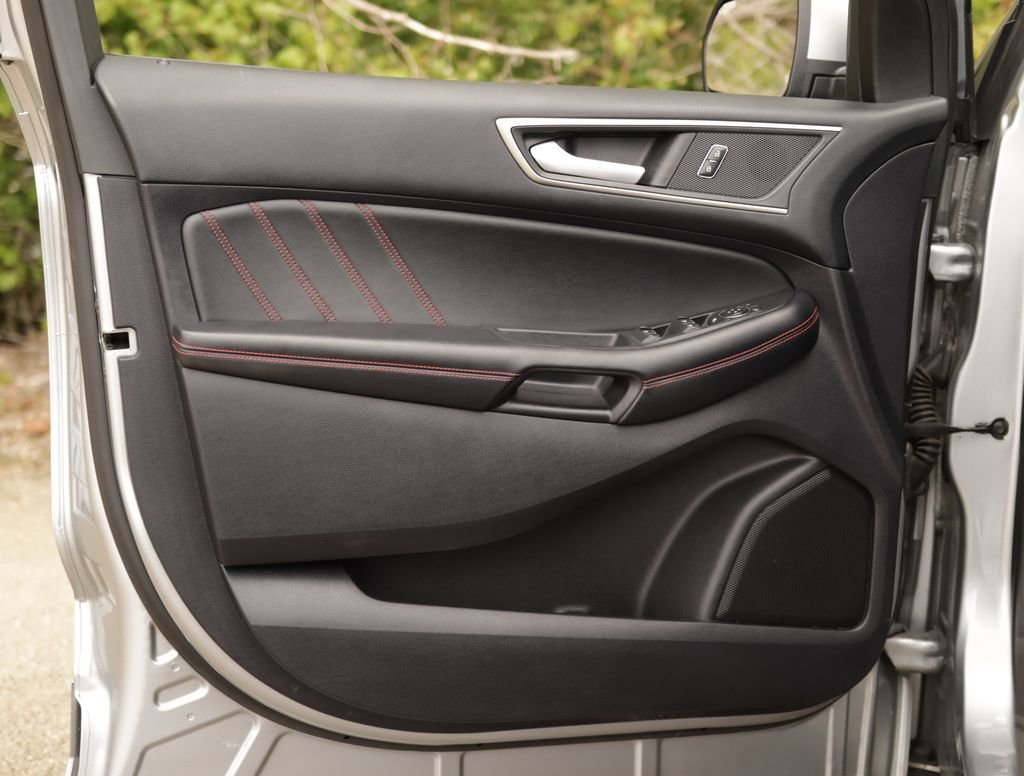 Used 2022 Silver Ford ST-Line image 23