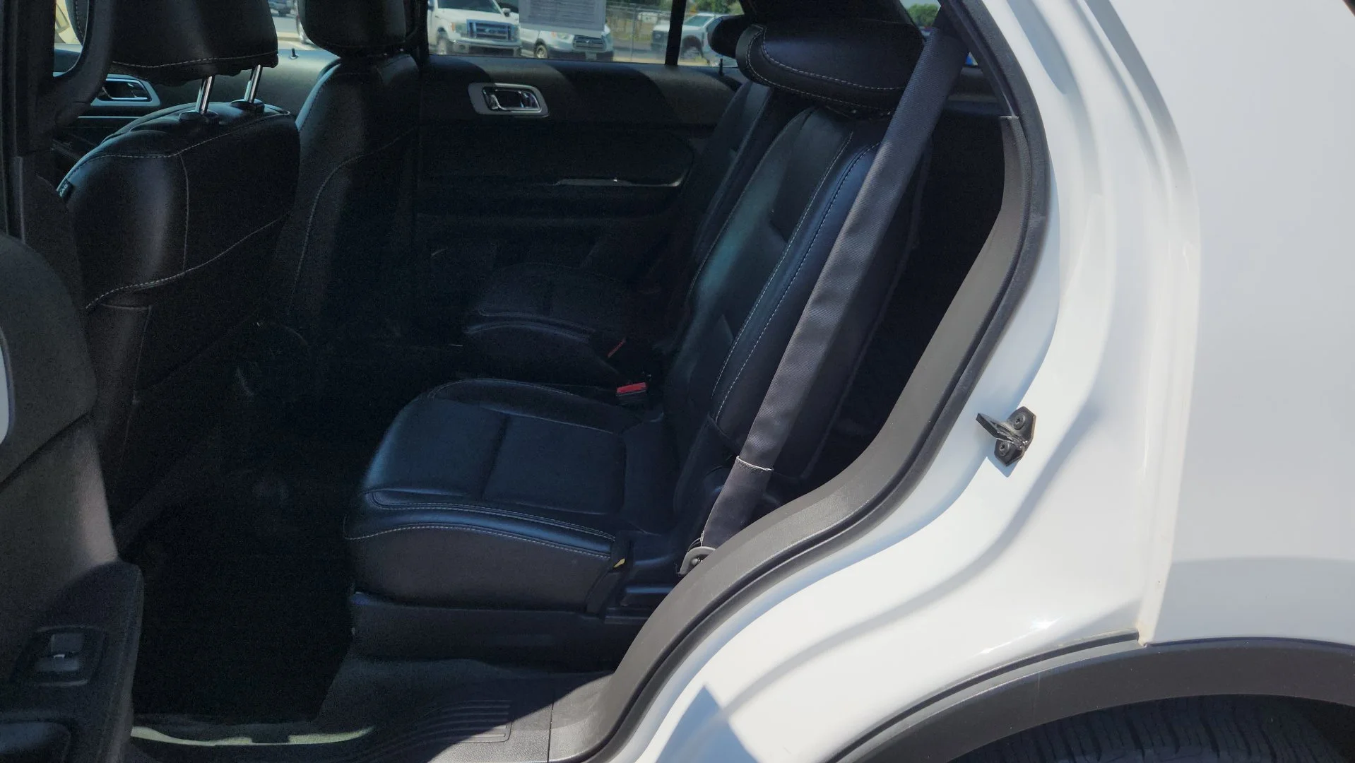 Used 2014 White Platinum Clearcoat Metallic Ford Sport image 19