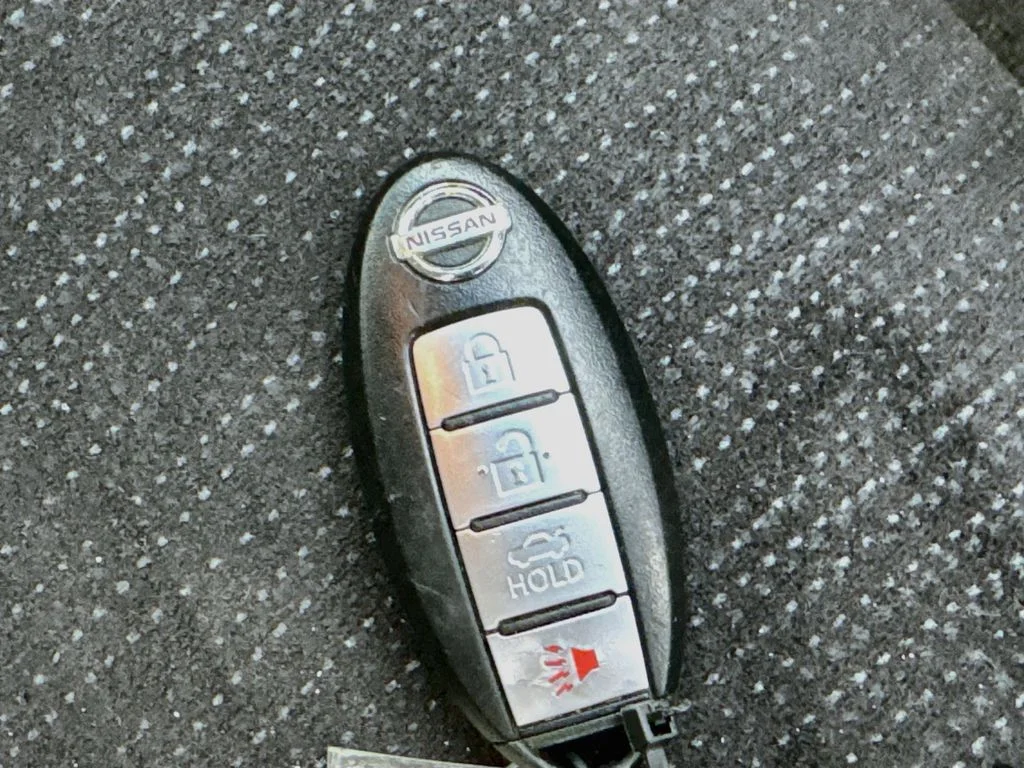 Used 2012 Brilliant Silver Metallic Nissan 2.5 S image 32