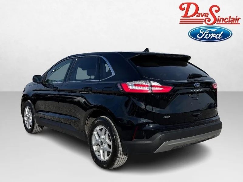 Used 2024 Black Ford SEL image 9