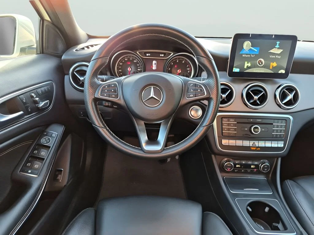 Used 2018 Black Mercedes-Benz GLA 250 image 28