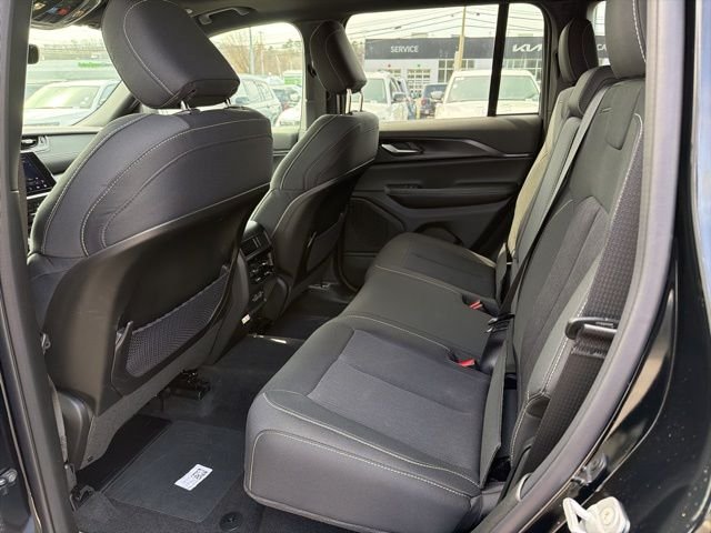 New 2026 Diamond Black Crystal Pearl-Coat Exterior Paint Jeep Laredo X image 8