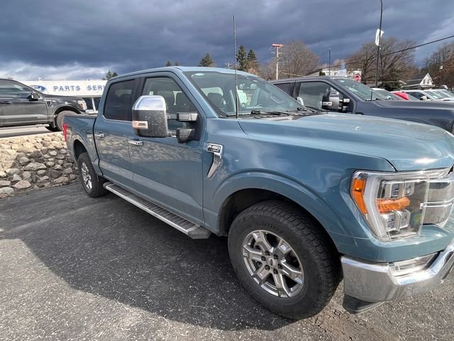 Used 2023  Ford Lariat image 3