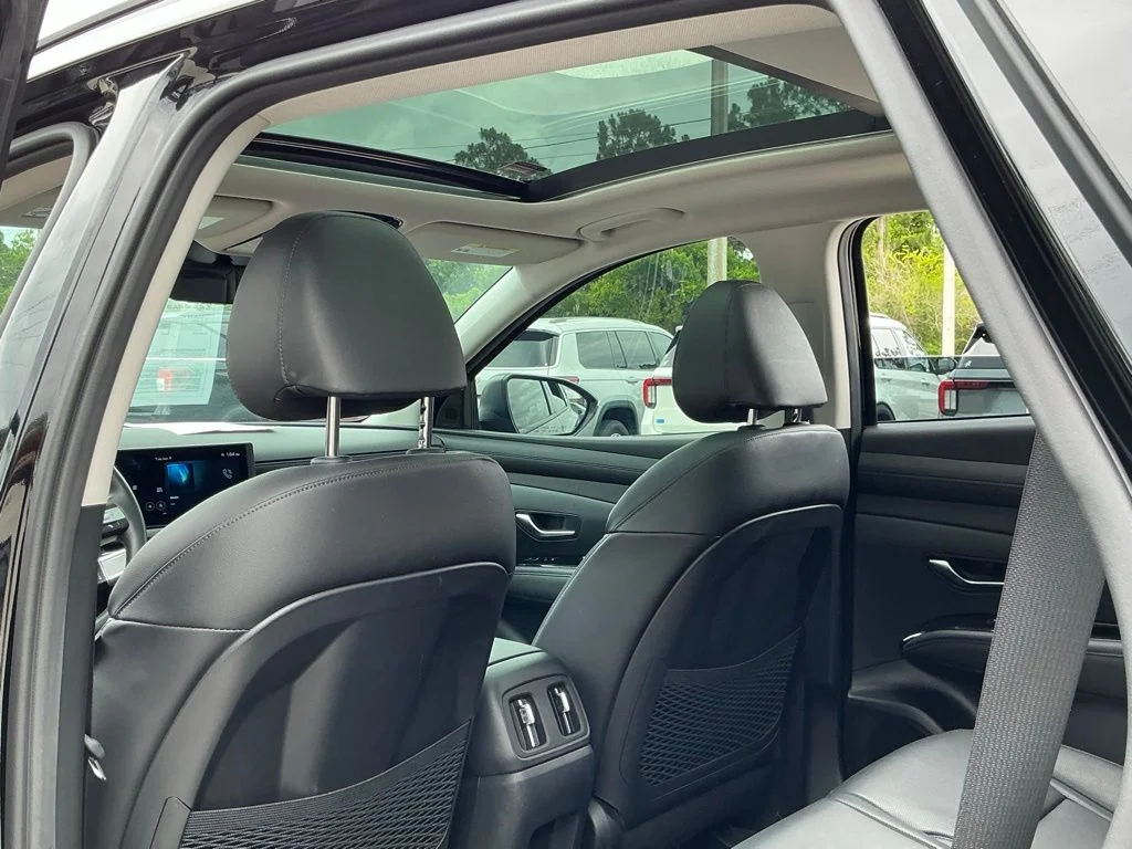Used 2025 Black Hyundai Limited image 39
