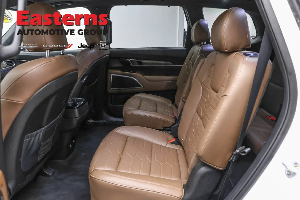 Used 2020 White Kia SX image 25