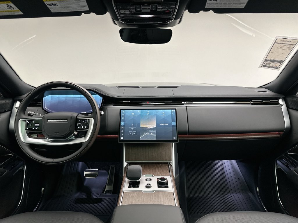 New 2027 Santorini Black Metallic Land Rover SE image 8