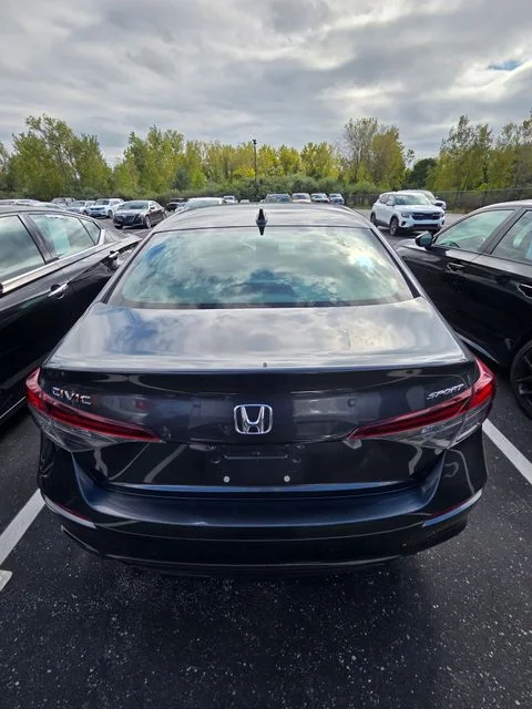 Used 2025  Honda Sport image 6