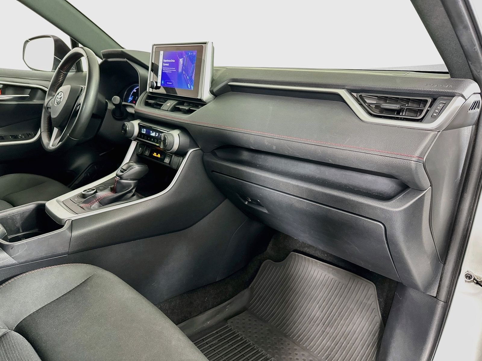 Used 2023 Ice Toyota SE image 29