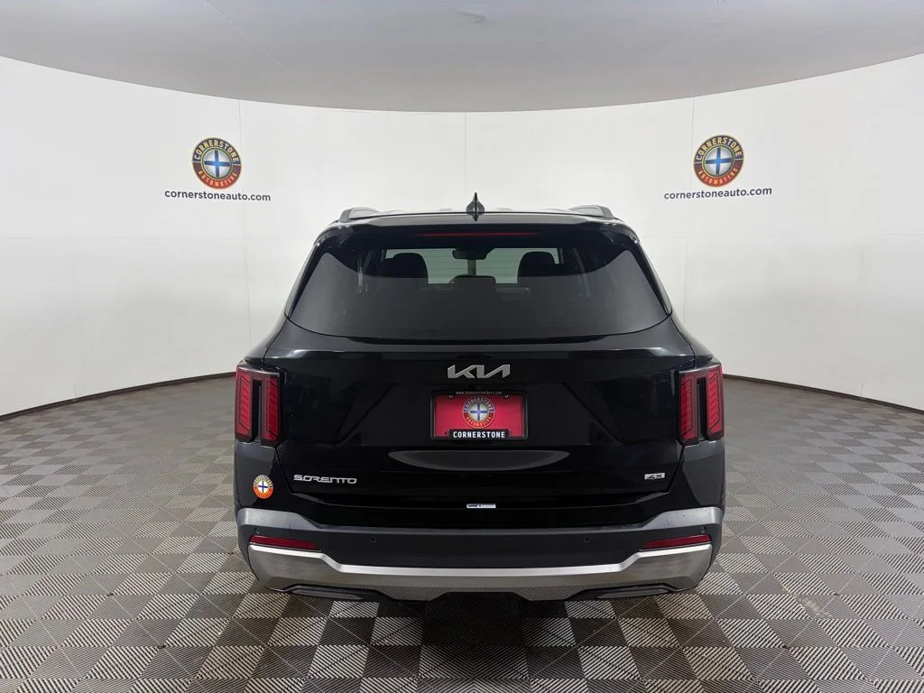 Used 2024 Black Kia S image 19