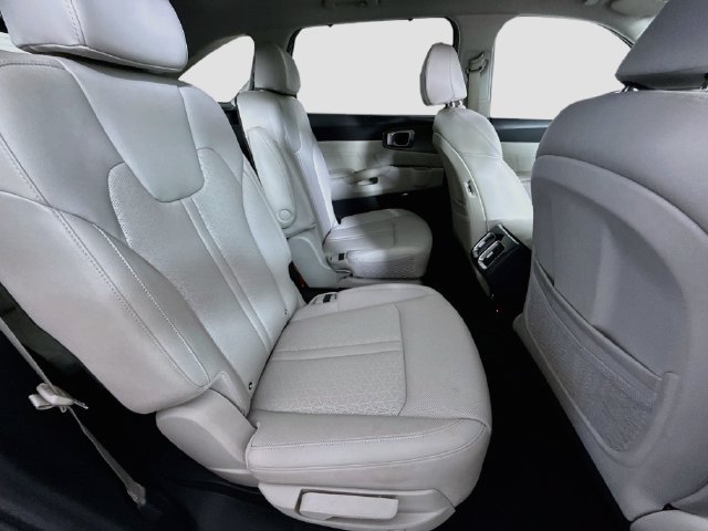 Used 2023 Snow White Pearl Kia SX Prestige image 23