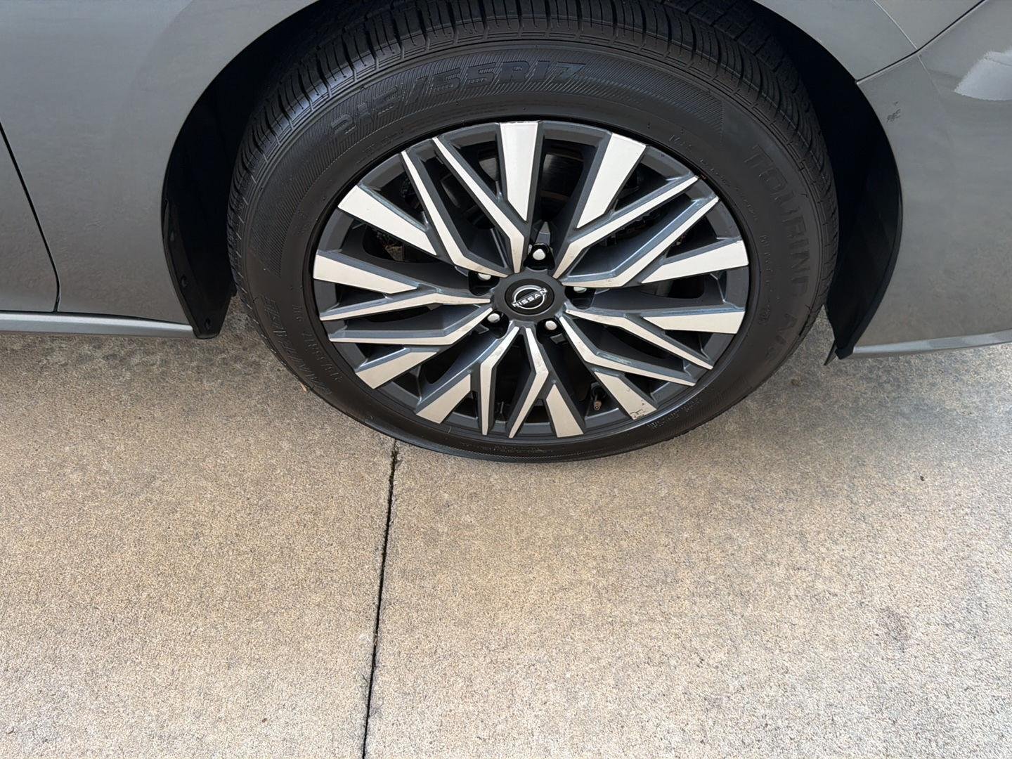 Used 2025 Gun Metallic Nissan SV image 38