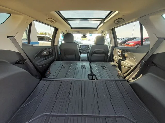 Used 2023 White GMC Denali image 50
