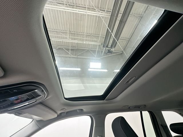 Used 2024 White Jeep Laredo X image 17