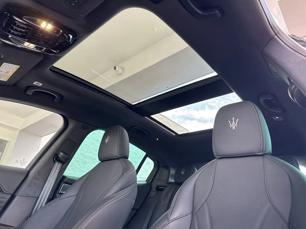 Used 2025 Bianco Maserati Modena image 24