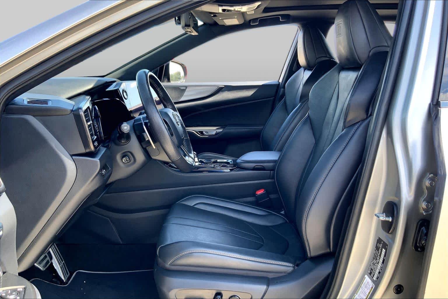 Used 2024 Atomic Silver Lexus F SPORT Handling image 8