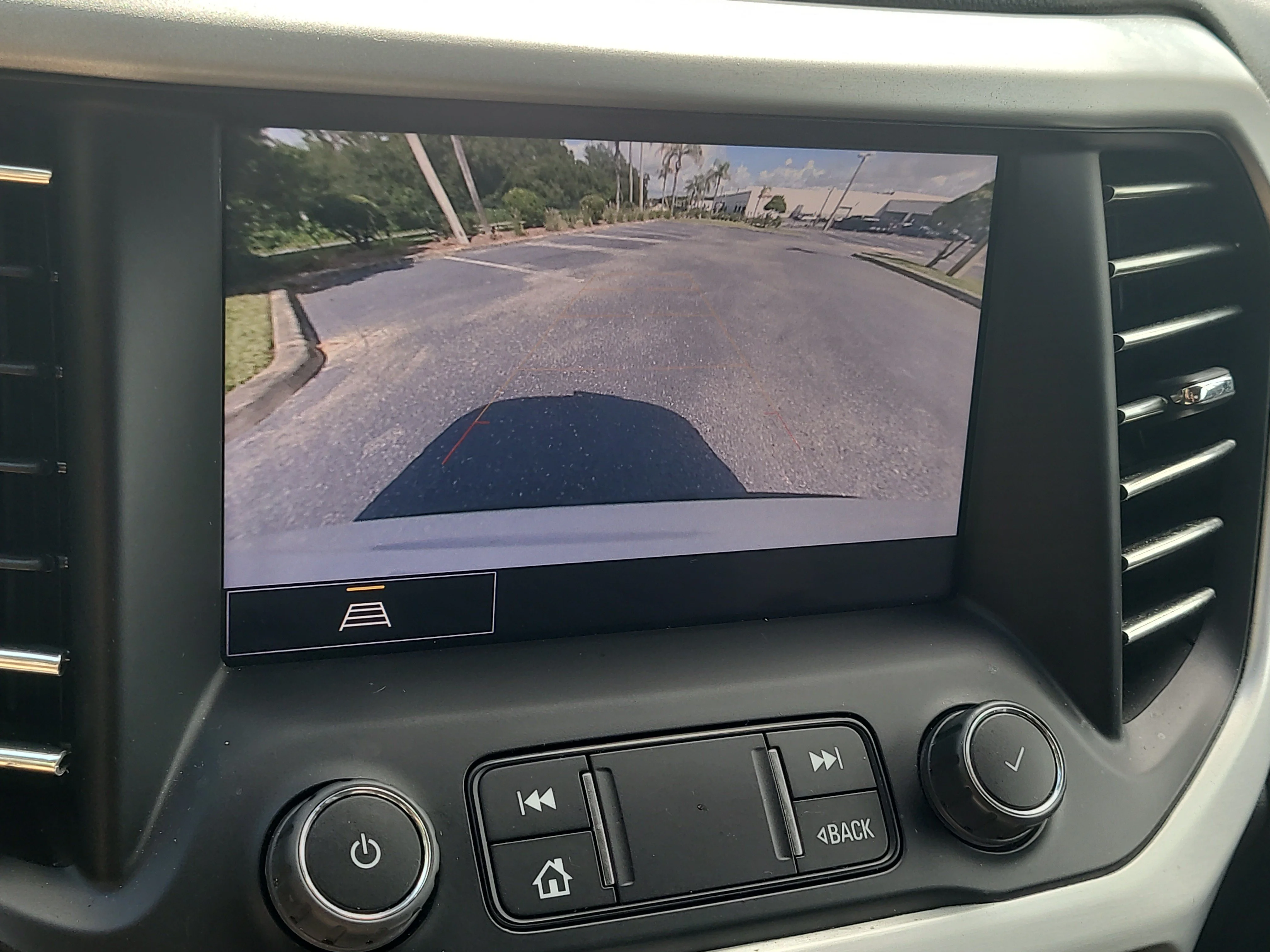 Used 2023 Summit White GMC SLE image 24