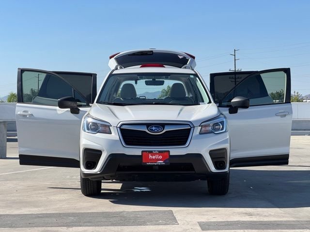 Used 2019 White Subaru Base image 28