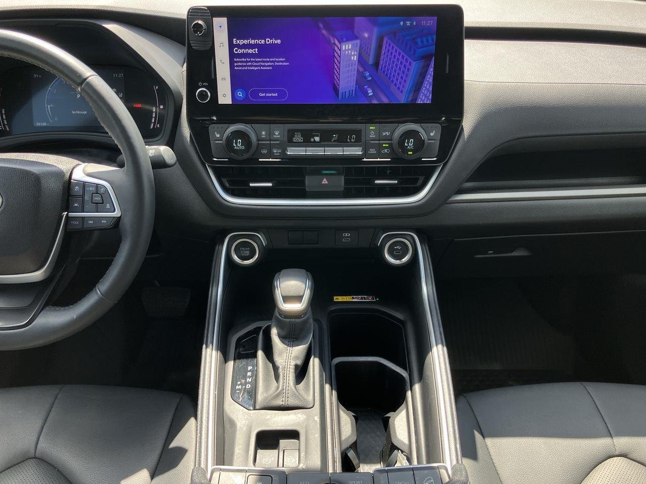 Used 2024 White (Wind Chill Pearl) Toyota XLE AWD image 17