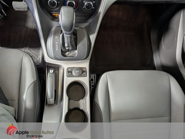 Used 2016 Red Ford SE image 18