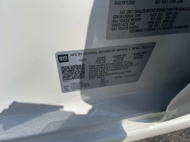 Used 2024 Summit White Chevrolet Custom Trail Boss image 28