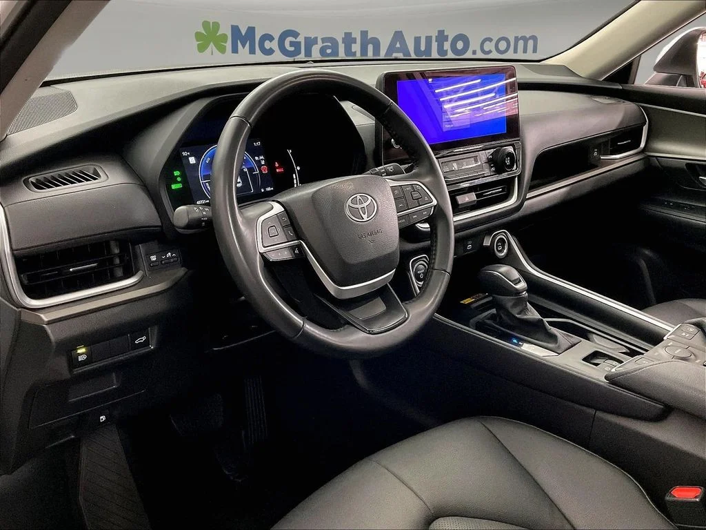 Used 2025 Beige Toyota XLE image 17