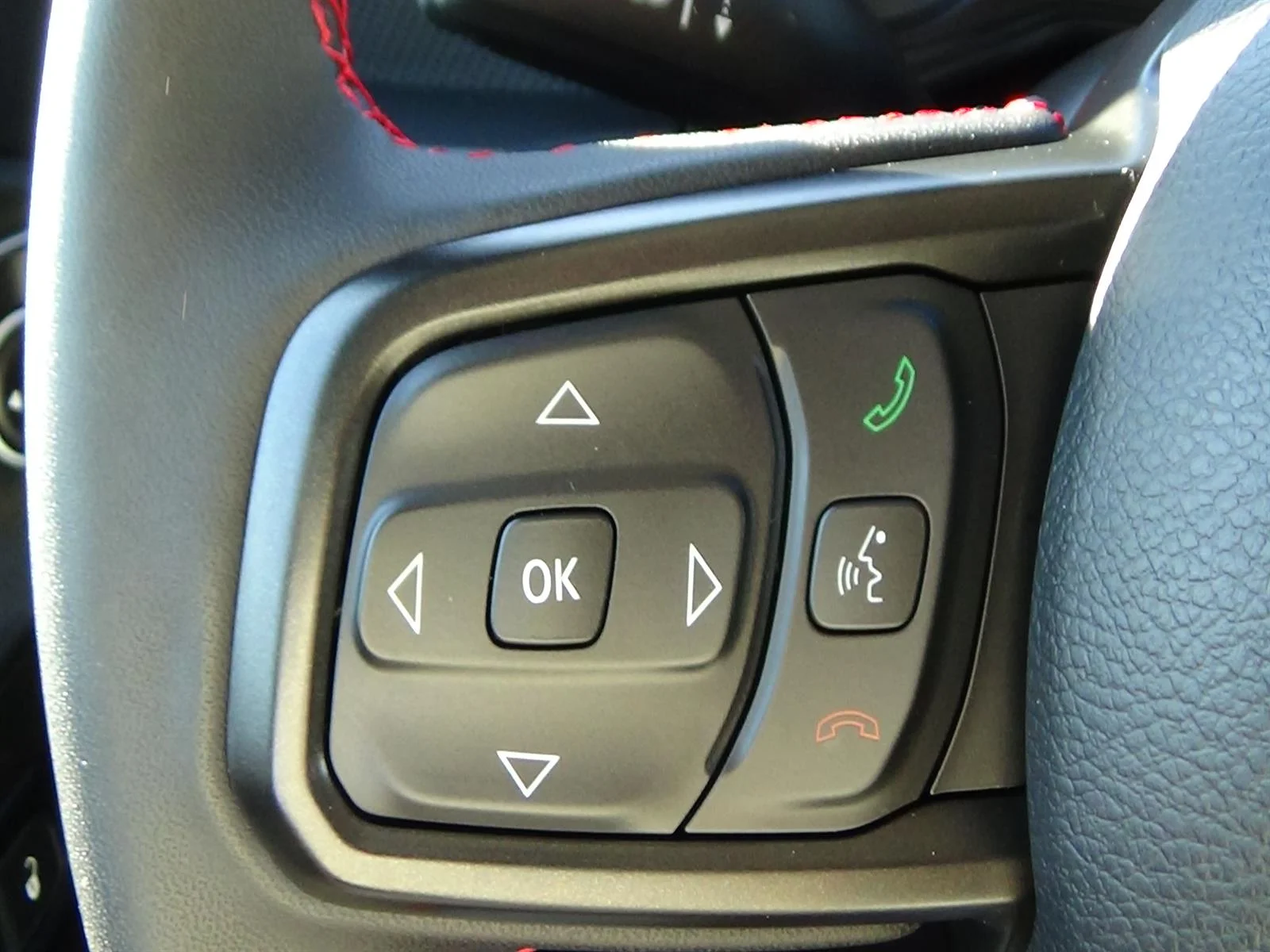 Used 2024 Anvil Clear Coat (pds) Jeep Rubicon image 18